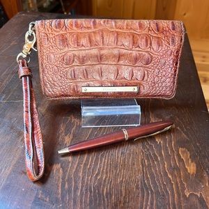 BRAHMIN
Melbourne Collection Debra Crocodile-Embossed Wallet